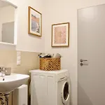 Апартаменты 2 Stylische Separate Mit Zwei Privaten Stellplaetzen Fuer Bis Zu 8 Personen Und Stadtnah