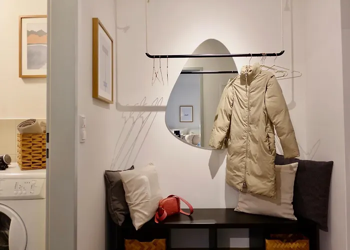 Apartment 2 Stylische Separate Mit Zwei Privaten Stellplaetzen Fuer Bis Zu 8 Personen Und Stadtnah *