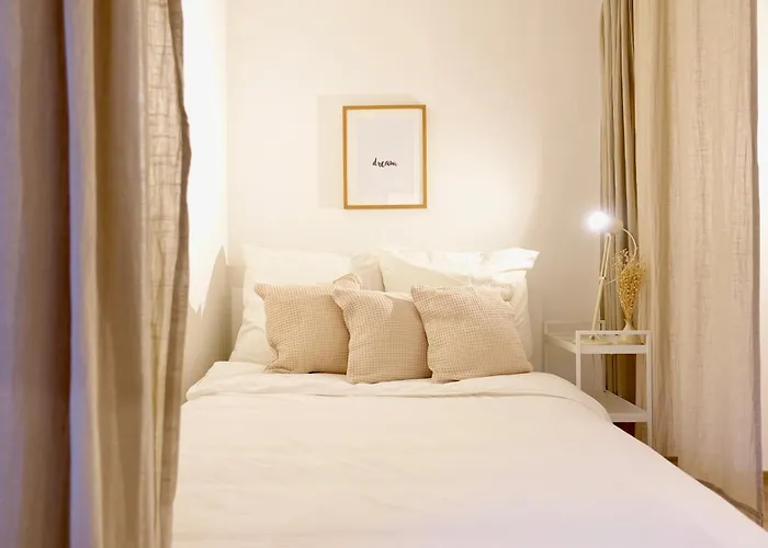 Apartment 2 Stylische Separate Mit Zwei Privaten Stellplaetzen Fuer Bis Zu 8 Personen Und Stadtnah Koblenz (Rhineland-Palatinate)